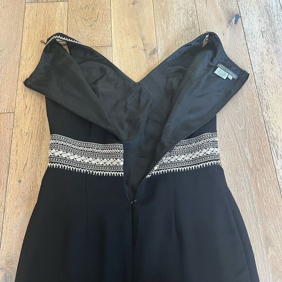 Maggie London Sheath Dress Black 10 Embroidered Lined Classic Tribal Business - Picture 9 of 14